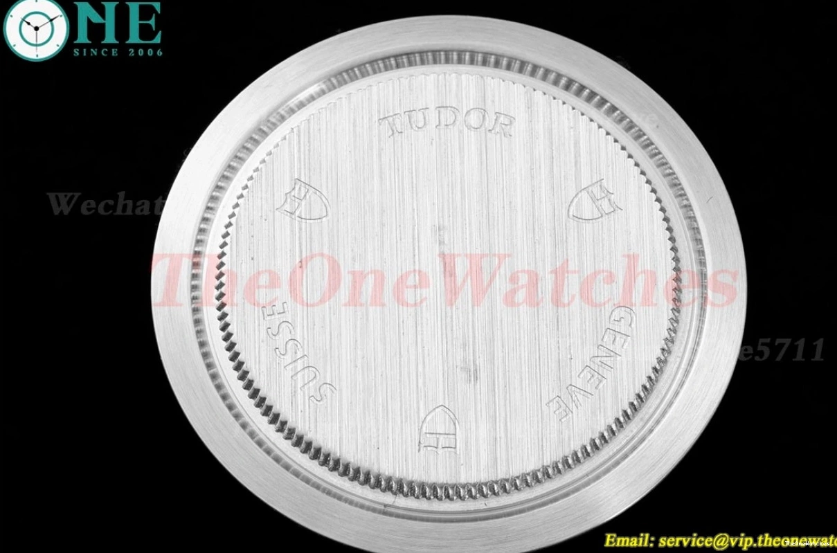 V4 Black KRF Dot Black 36mm SS SS Bay Heritage A2824 0127